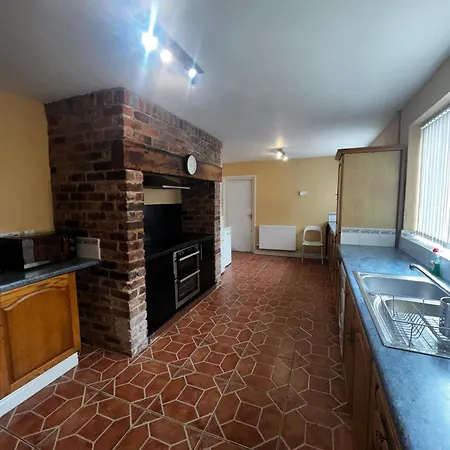 The Trio Place בית אירוח *